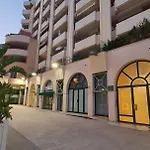 Lovely 1 Bedroom Vacation Home With Free Parking.