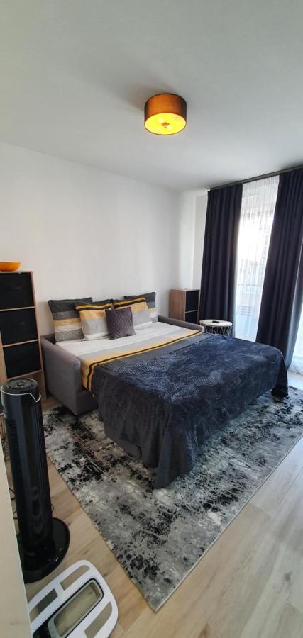 Lovely 1 Bedroom Vacation With Free Parking. Appartamento Nizza